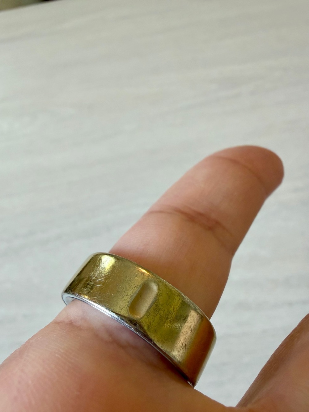 Oura Smart Ring 4 in Gold - Size 9 - Picture 7 of 9